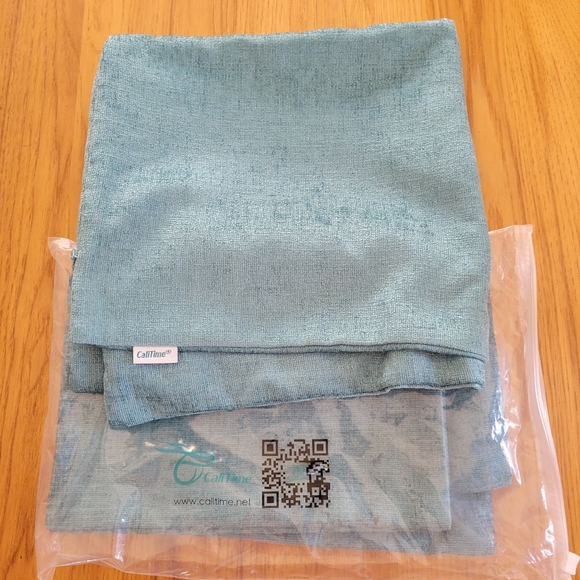 Set of 2 teal CaliTime pillow covers 22" brand new - Picture 3 of 5